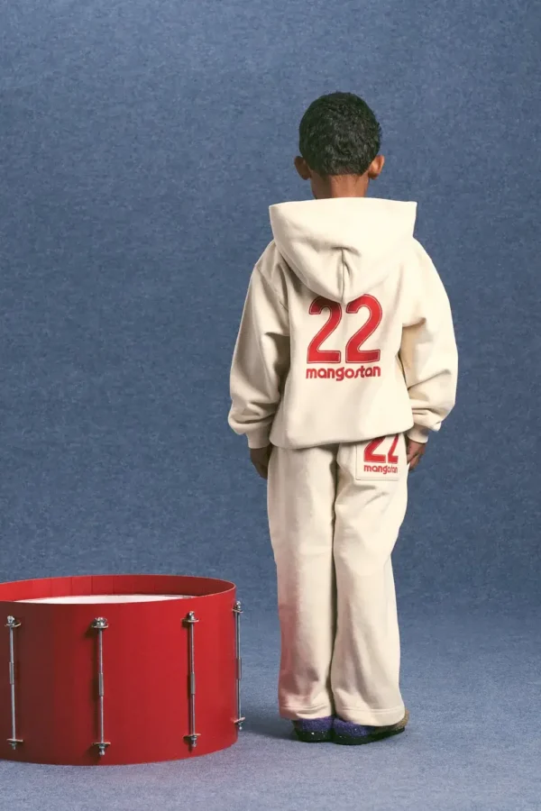 Maison Mangostan | THE ACROBATS HOODIE ANGORA | Mellow - Image 4